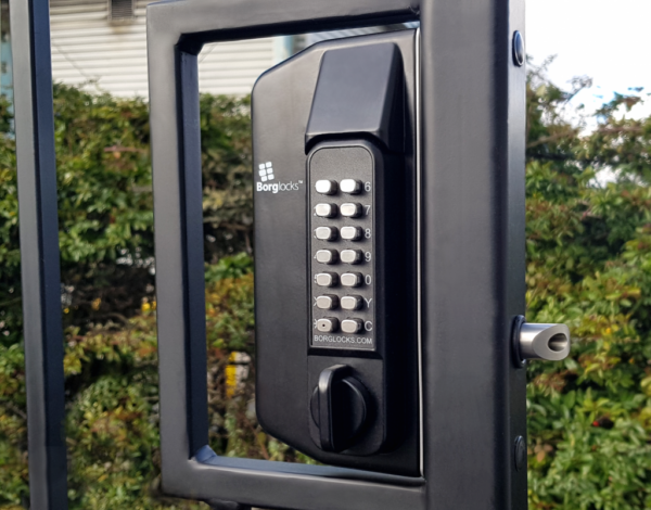 Borg BL3100ECP mechanical gate lock with keypad and inside paddle handle with 65-80mm latch - black finish with code reset function