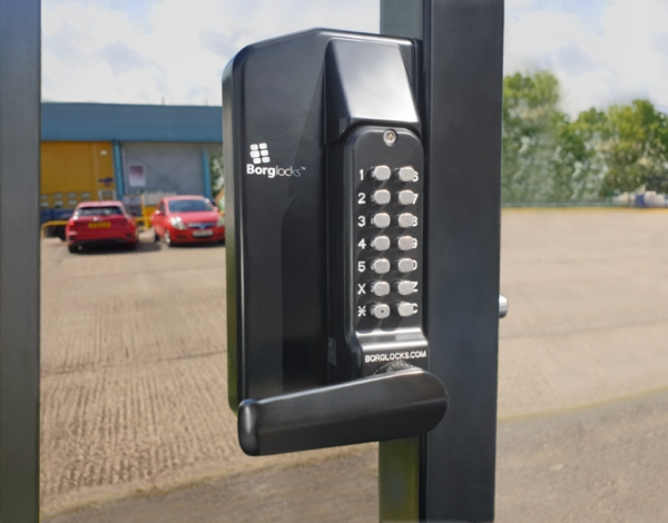Borg BL3430ECP mechanical gate lock with back to back keypads and free turn lever handle with 65-80mm latch - black finish with reset function