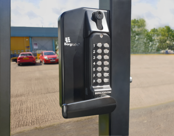 Borg BL3430DKOECP mechanical gate lock with back to back keypads and free turn lever handle with 65-80mm latch - black finish with key override, deadlock and code reset function