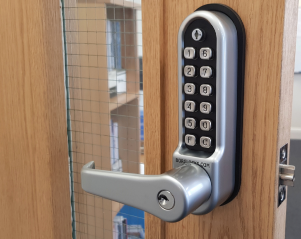 Borg BL5701ECP mechanical gate lock with keypad and 60mm latch for internal & external doors - satin chrome finish with flat lever handle, key override and code reset function