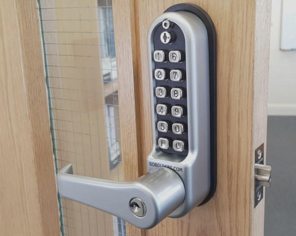 Borg BL5771ECP mechanical gate lock with back to back keypads and 60mm latch for internal & external doors - satin chrome finish with flat bar lever handle, key override and code reset function