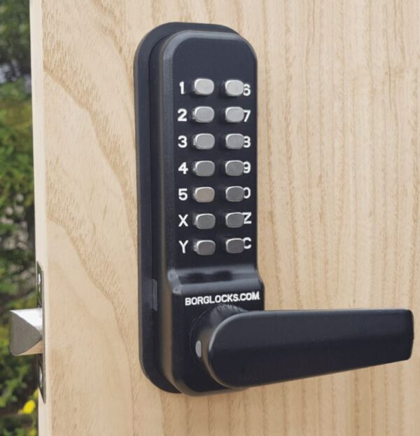 Borg BL4401 mechanical gate lock with keypad and 60mm latch for external doors - black finish with free turning lever handle