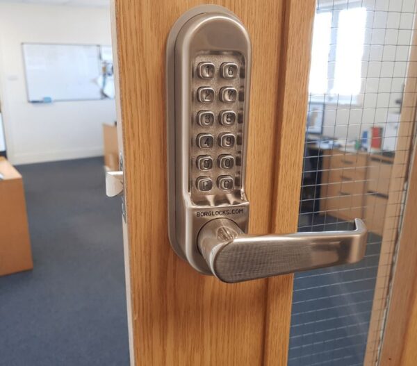 Borg BL5400 mechanical gate lock with keypad and flat bar handle with inside device for internal & external doors (no latch mechanism) - satin chrome finish