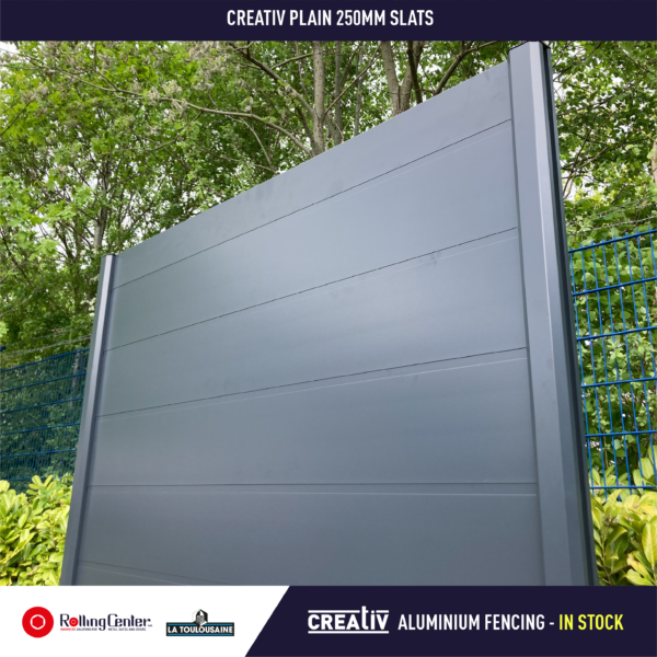 Creativ Aluminium Fencing Kit - Anthracite 7016 - Plain 250mm slats - 2.4M height - Image 3