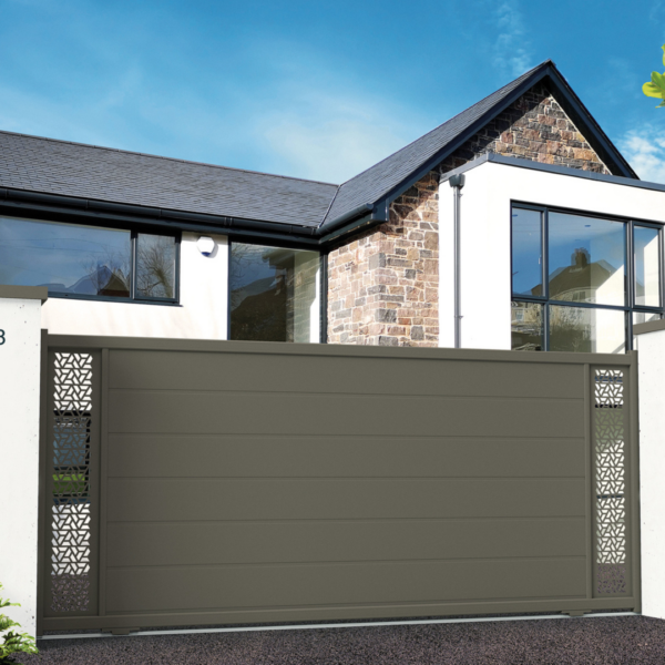 Aluminium driveway gates - Opus Massilia