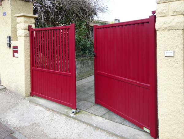 Aluminium driveway gates - Discrete Malta