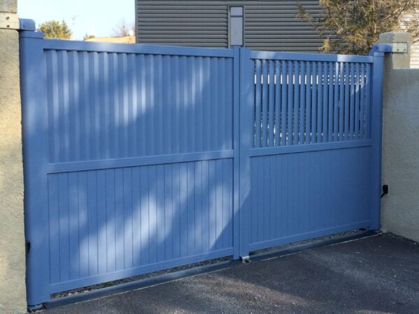 Aluminium driveway gates - Discrete Malta - Image 2