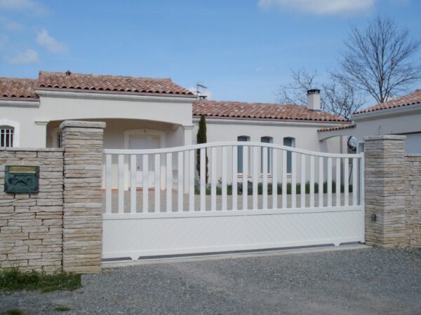Aluminium driveway gates - Harmony Wilson
