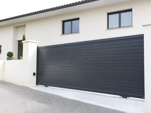 Aluminium driveway gates - Intimacy Bristol