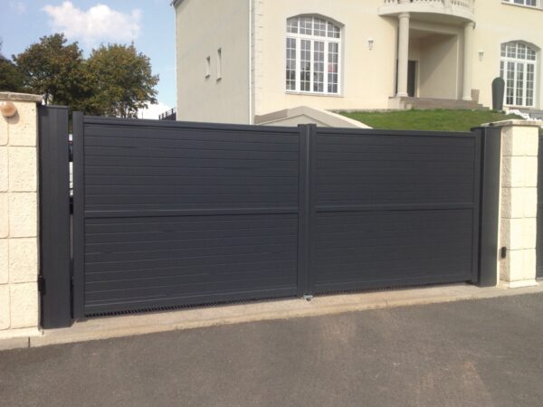 Aluminium driveway gates - Intimacy Bristol - Image 2