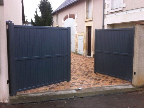 Aluminium driveway gate - Intimacy Glasgow - Image 2