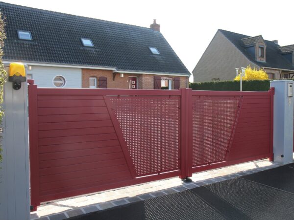 Aluminium driveway gate - Arpeggio Vigo